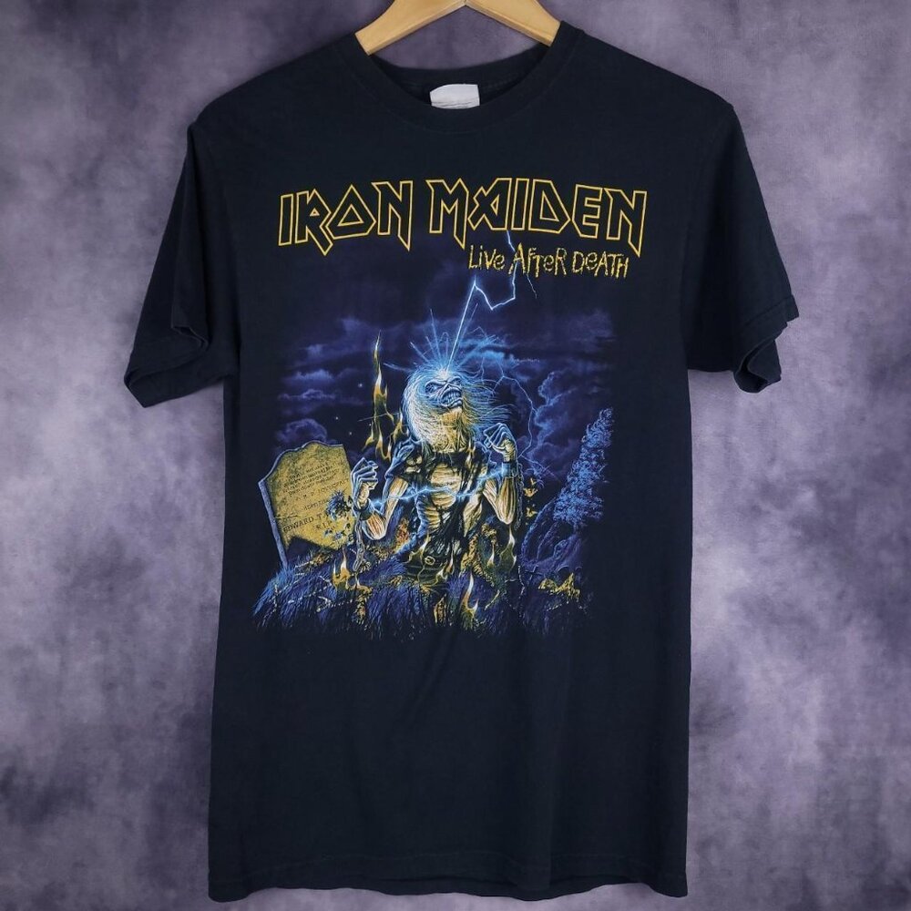 Vintage 00s Y2K Iron Maiden Live After Death metal zombie faded black shirt